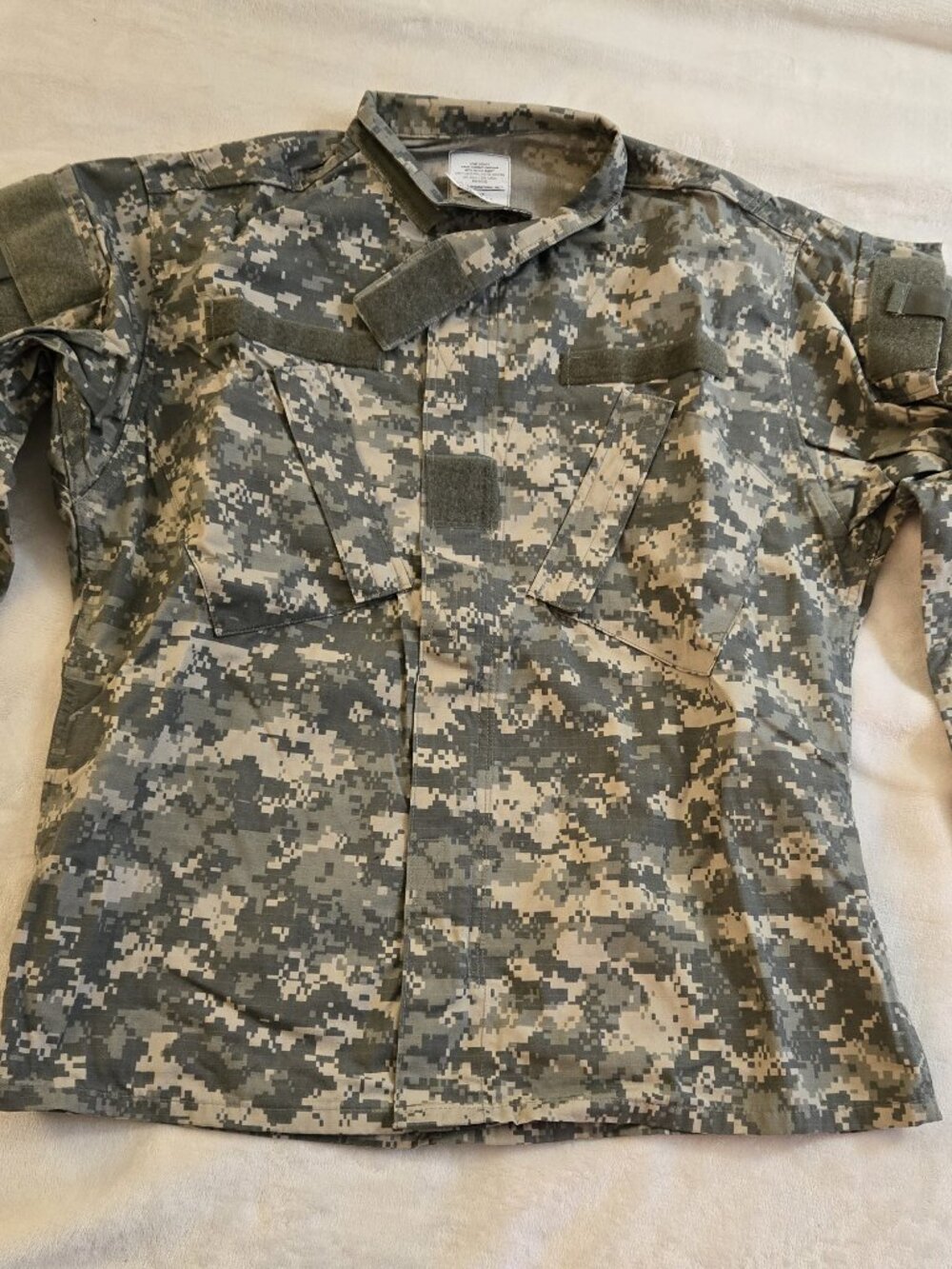 mens US Army ACU insect repellant top medium-regular
